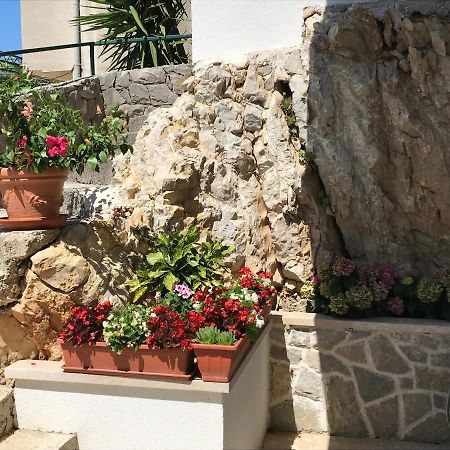 Apartments Tonkita with jacuzzi Makarska Buitenkant foto