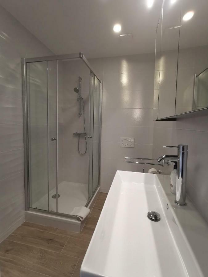 Apartments Tonkita with jacuzzi Makarska Buitenkant foto